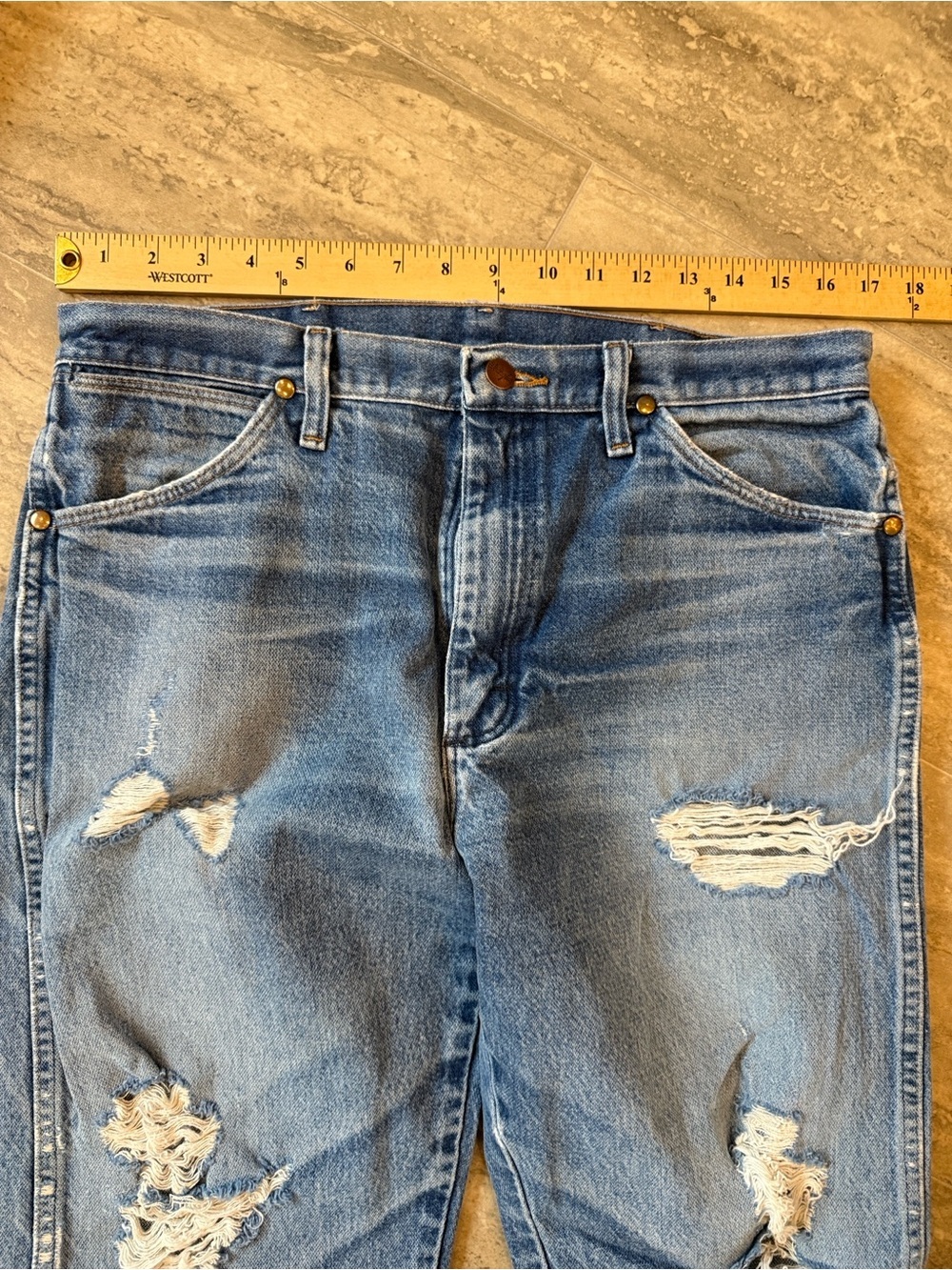 Wrangler Straight Leg Blue Denim Jeans with Leather Patch Destroyed size 34x34 - Picture 4 of 6